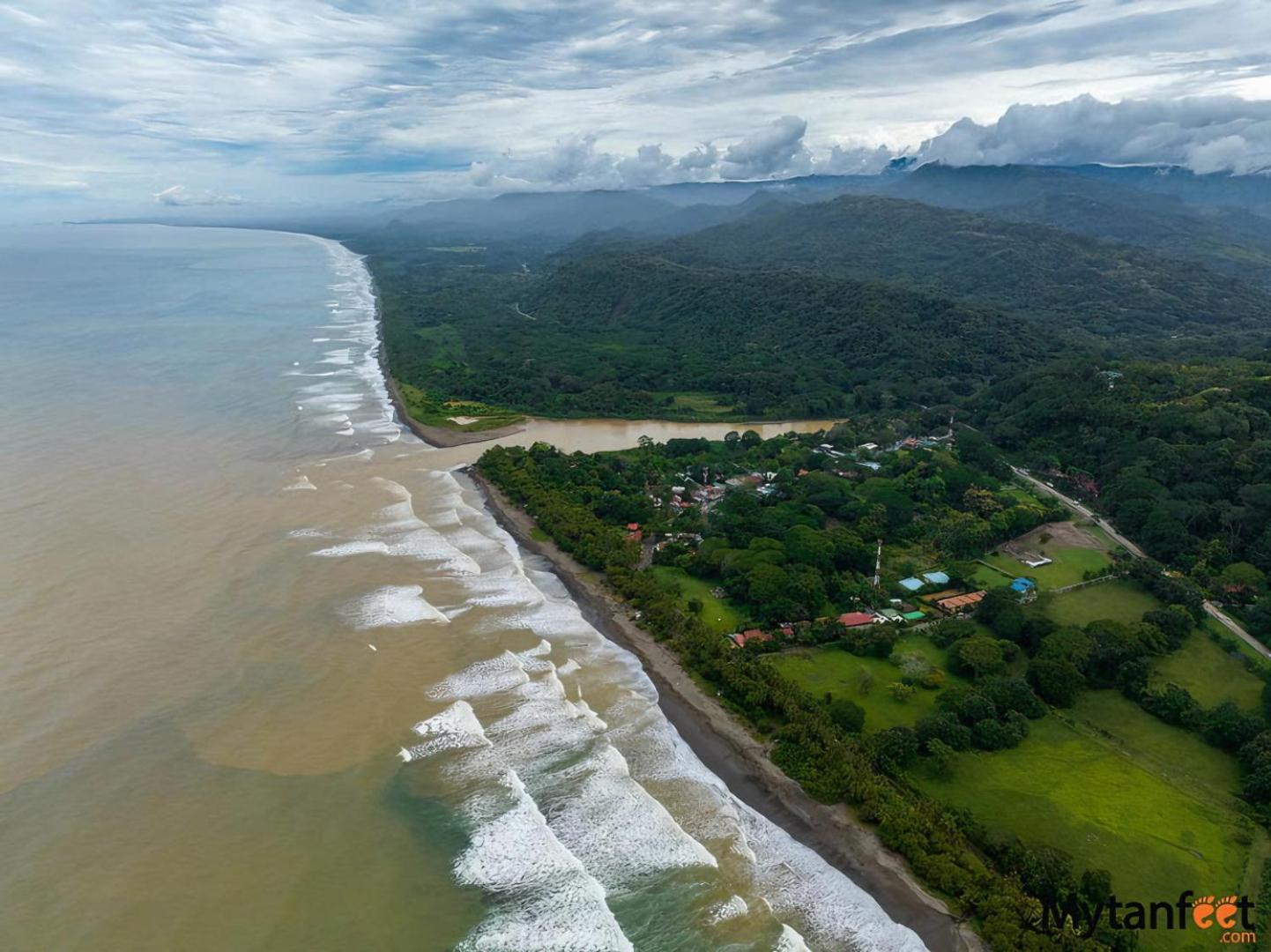 Bamboo River House And Hotel دومينيكال المظهر الخارجي الصورة